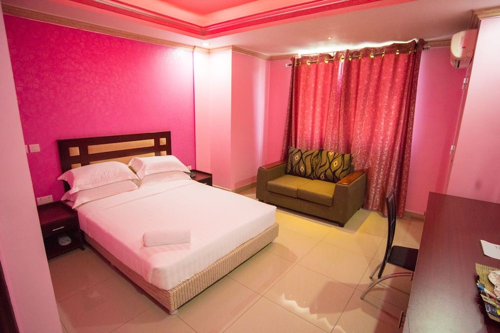 Euro Hotel and Apartments Deluxe Double or Twin Room, 1 Bedroom, City View 8