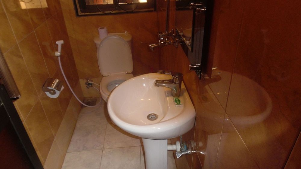 Bright Star Hotel Standard Twin Room, 2 Double Beds, Non Smoking 8