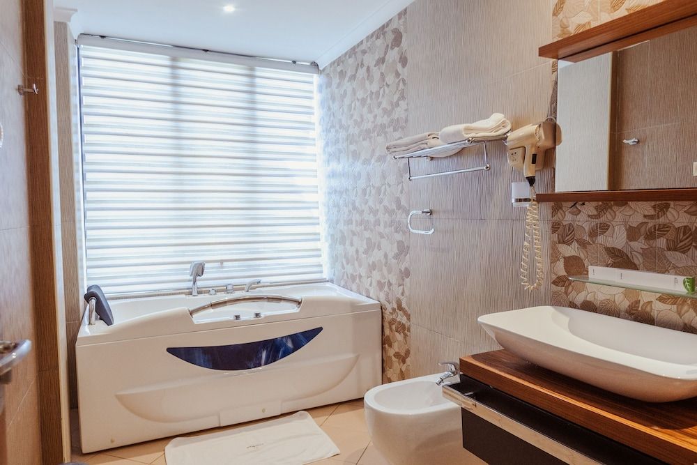 Tanga Beach Resort & Spa Junior Suite 6