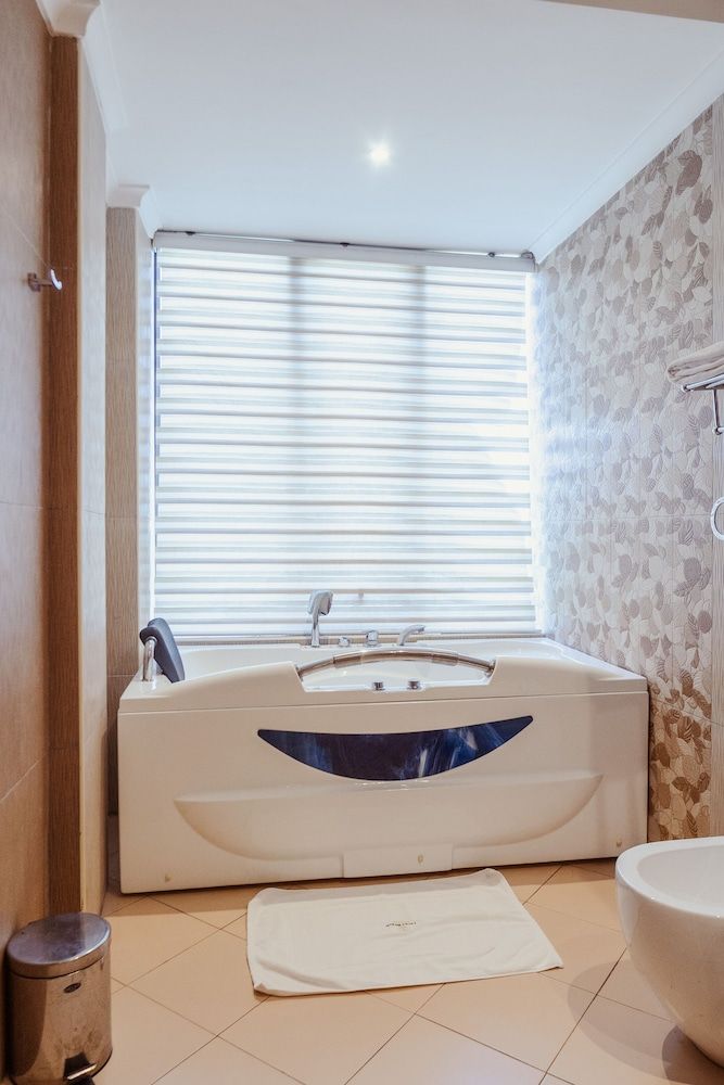 Tanga Beach Resort & Spa Executive Suite 6