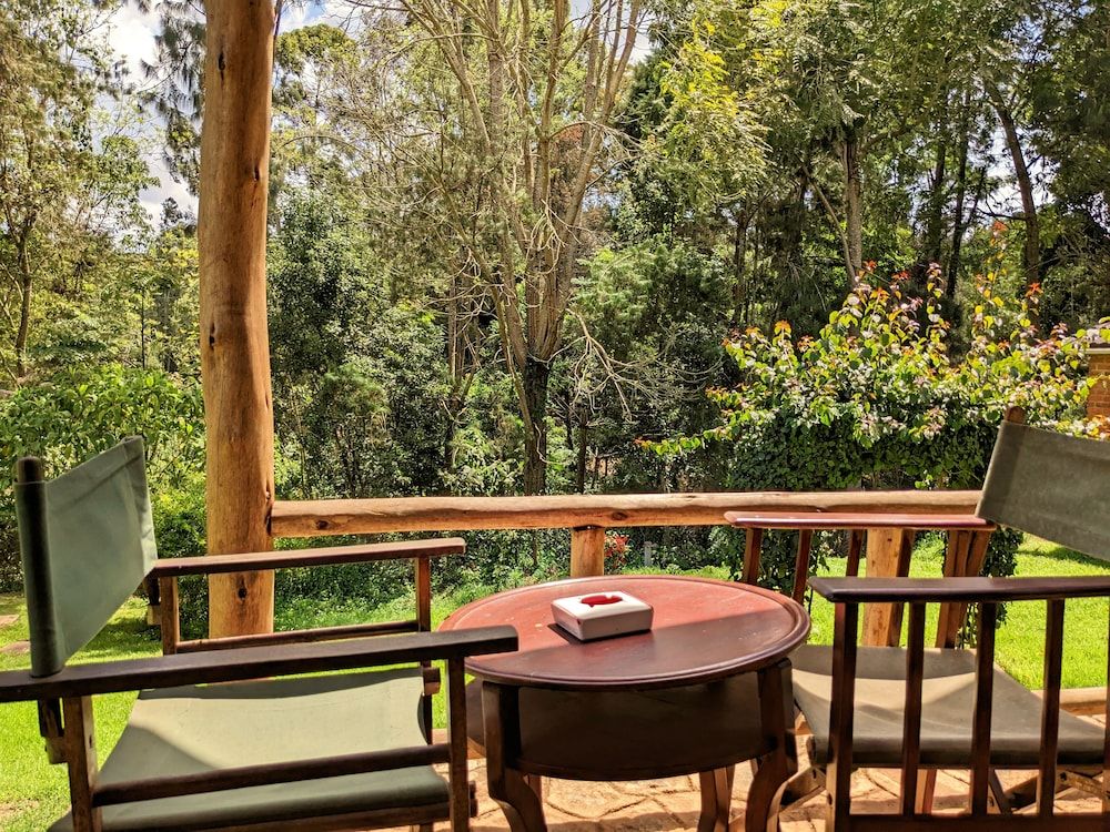 Lawns Hotel Executive Double Room 7