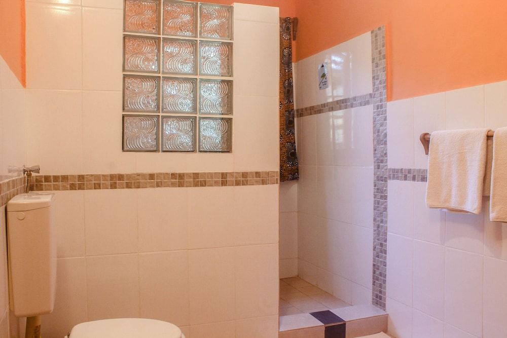 Lawns Hotel Executive Suite 8