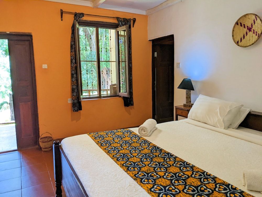 Lawns Hotel Executive Suite 5