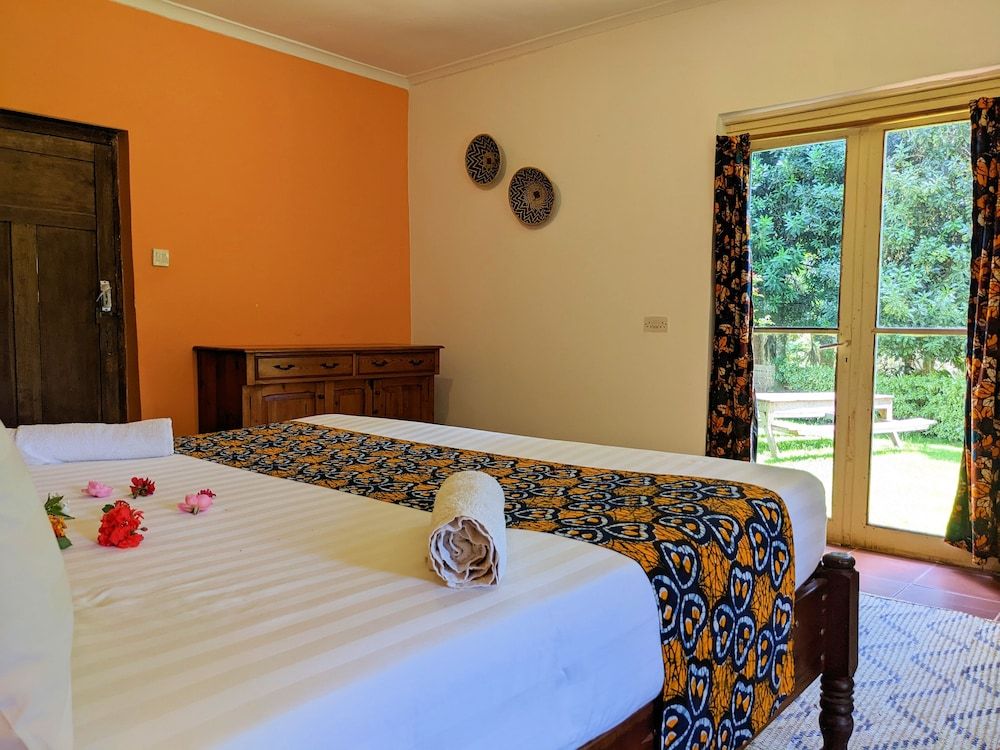 Lawns Hotel Executive Suite 4