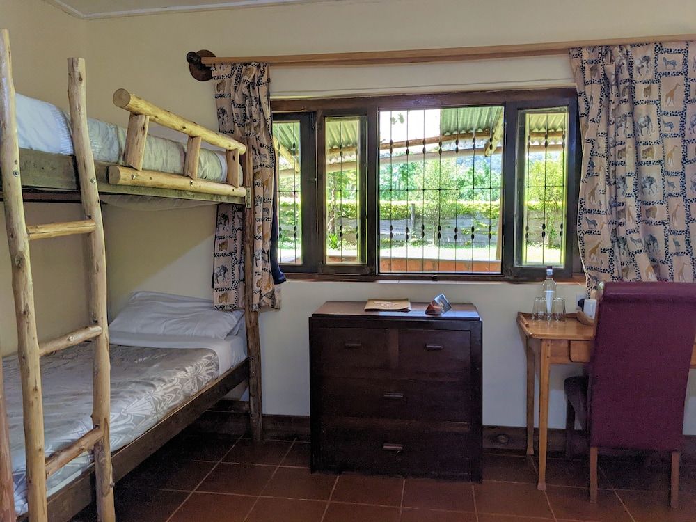 Lawns Hotel Executive Suite 7