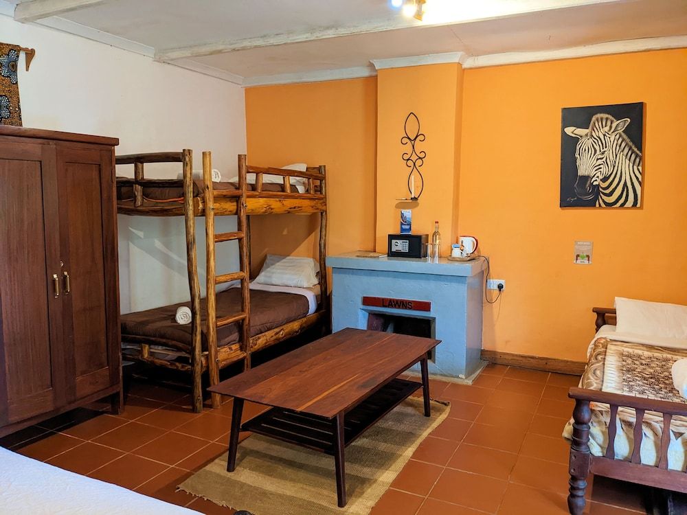 Lawns Hotel Executive Suite 3