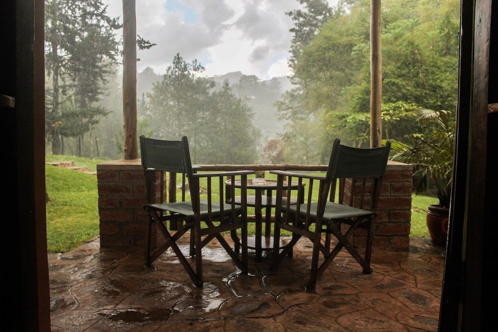 Lawns Hotel Executive Double Room 6