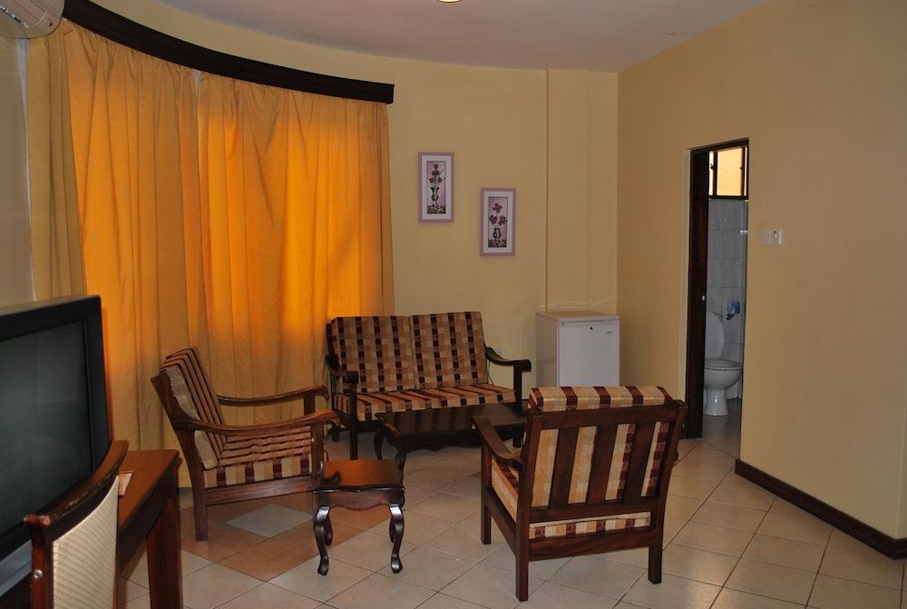 Parkview Inn Junior Suite 3