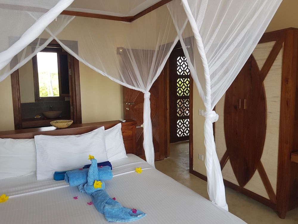 Zanziblue Luxury Villa, 4 Bedrooms, Ocean View, Beachfront