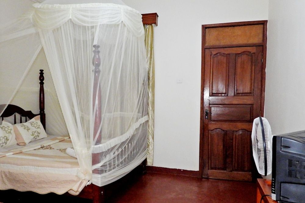 Skyway Hotel Entebbe Double Room 4