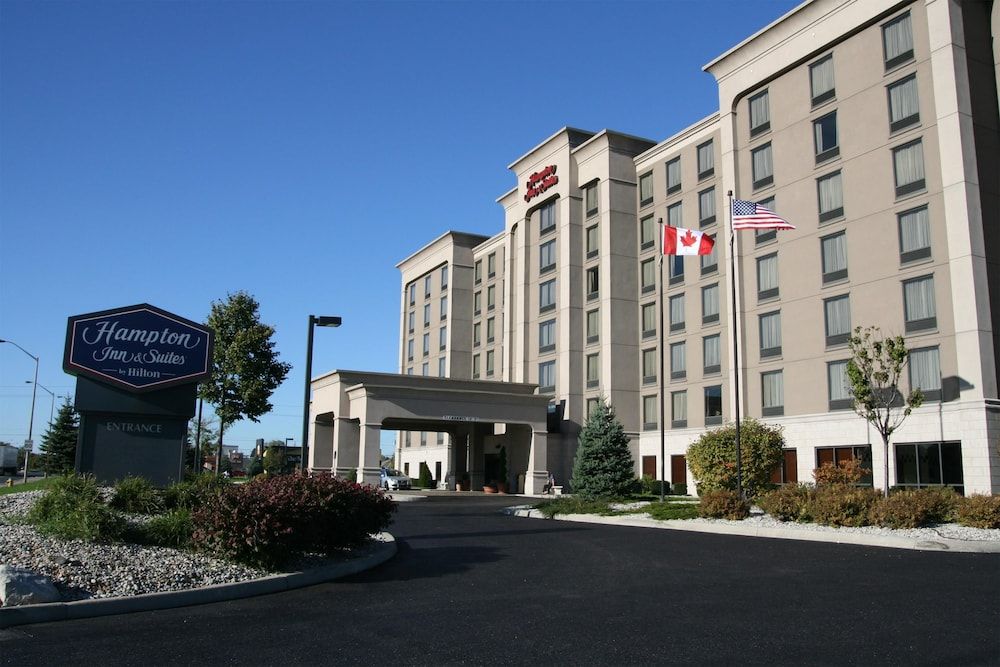 undefined Hampton Inn & Suites by Hilton Windsor 6