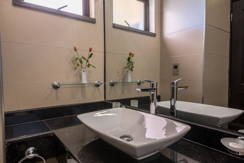 Speke Apartments Kitante Two Bedroom Suite 15