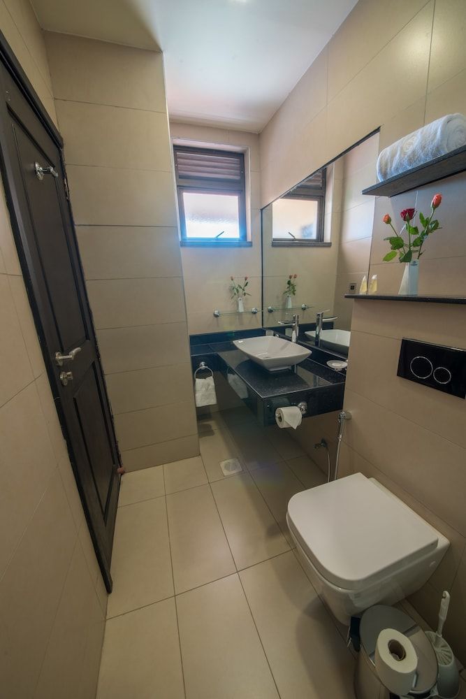 Speke Apartments Kitante Two Bedroom Suite 12