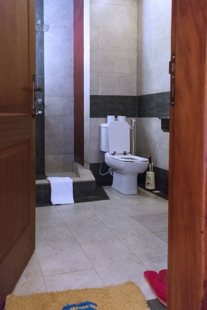 Cepha's Inn Single Room 3