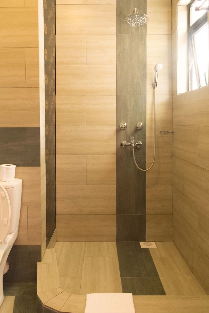 Cepha's Inn Single Room 6