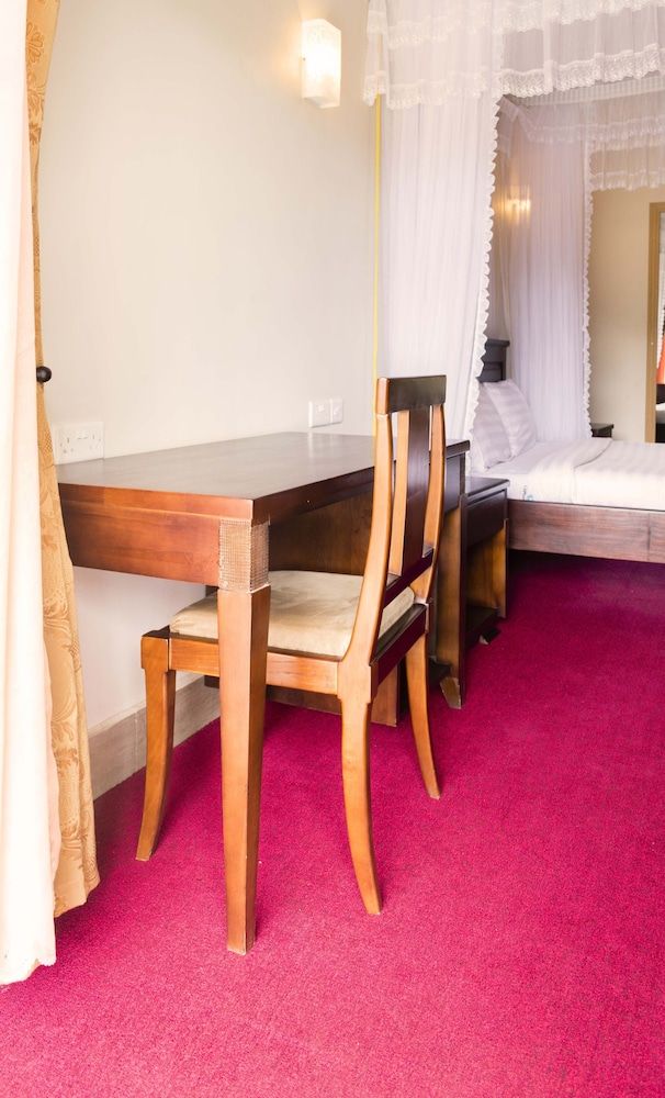 Cepha's Inn Double Room 13