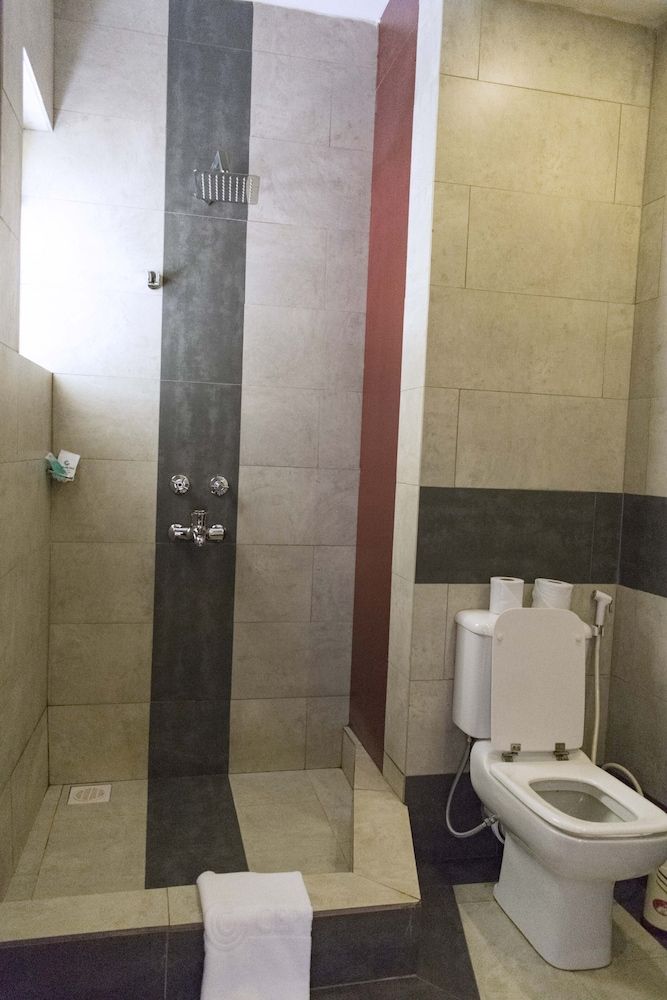 Cepha's Inn Deluxe Suite 12