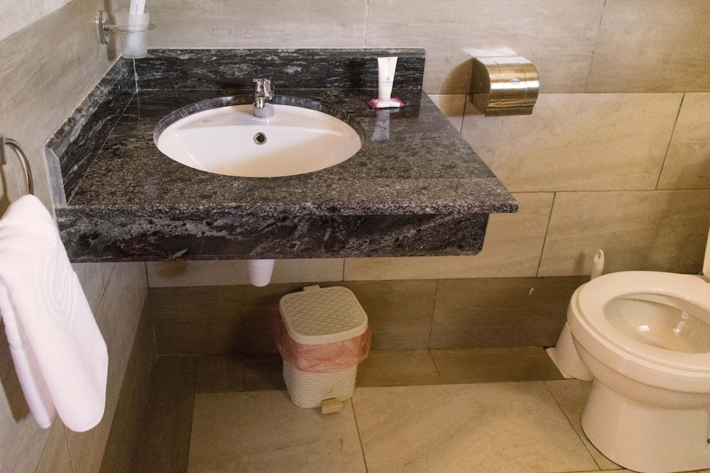 Cepha's Inn Deluxe Suite 16