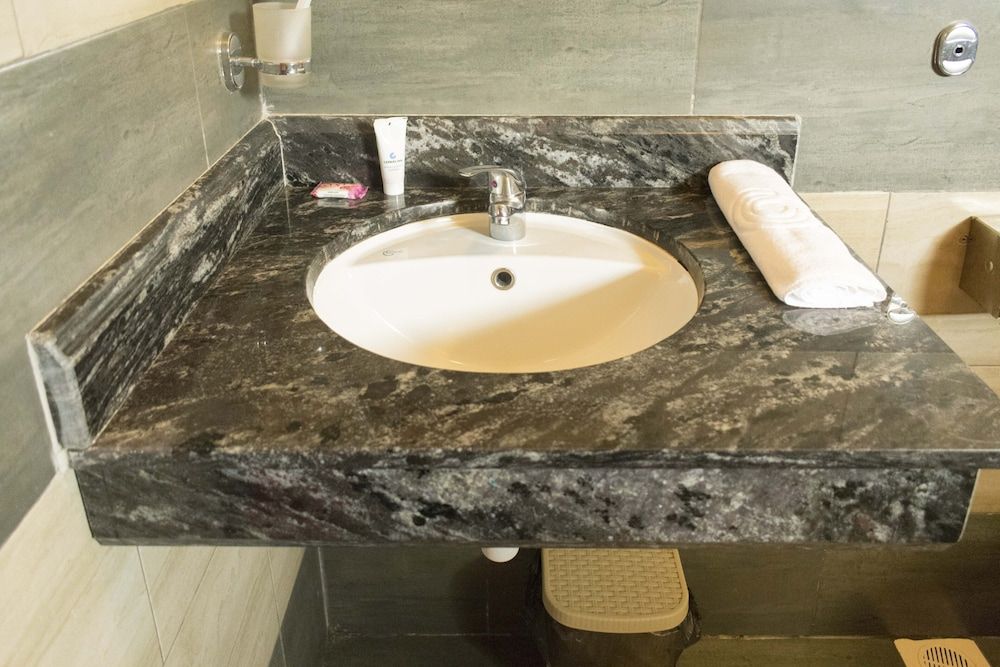 Cepha's Inn Deluxe Suite 17