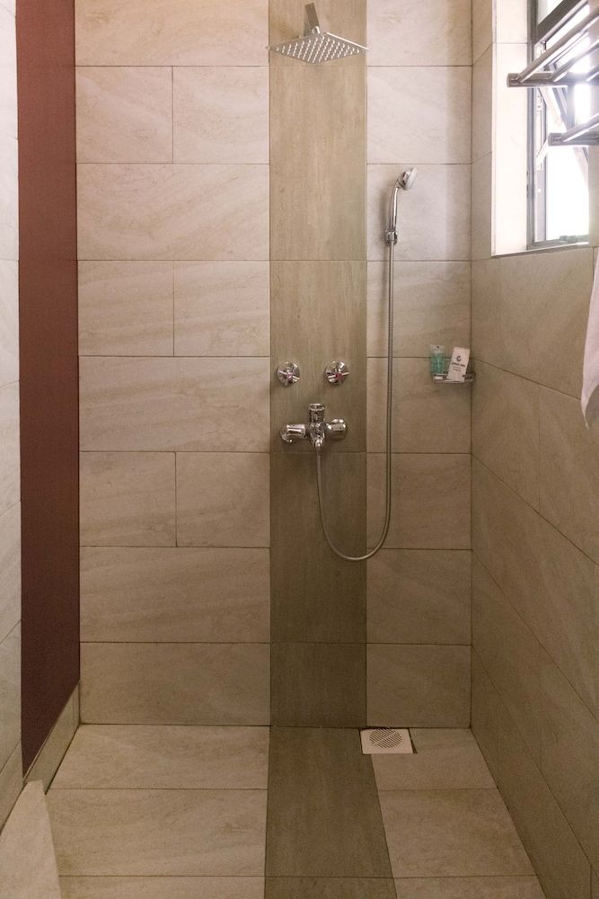 Cepha's Inn Single Room 4