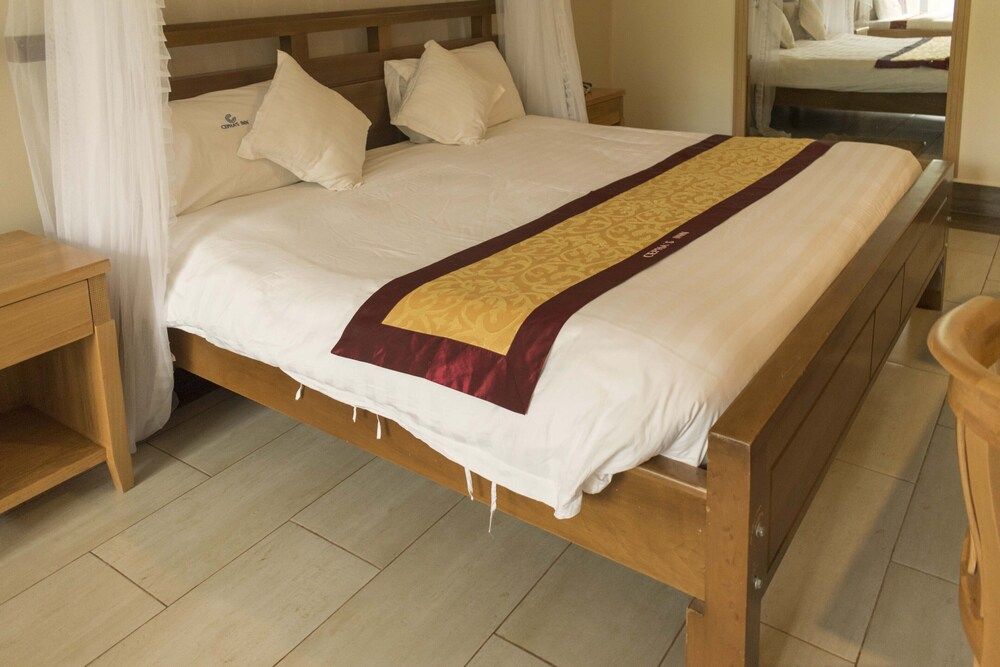 Cepha's Inn Double Room 7