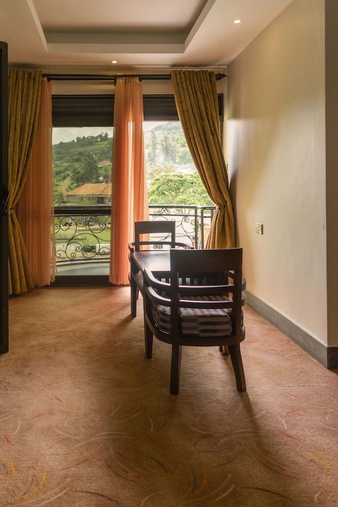 Cepha's Inn Deluxe Suite 21