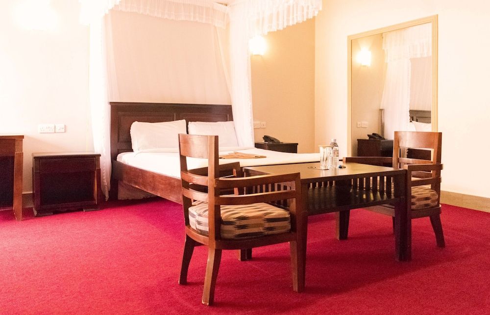 Cepha's Inn Deluxe Suite 6