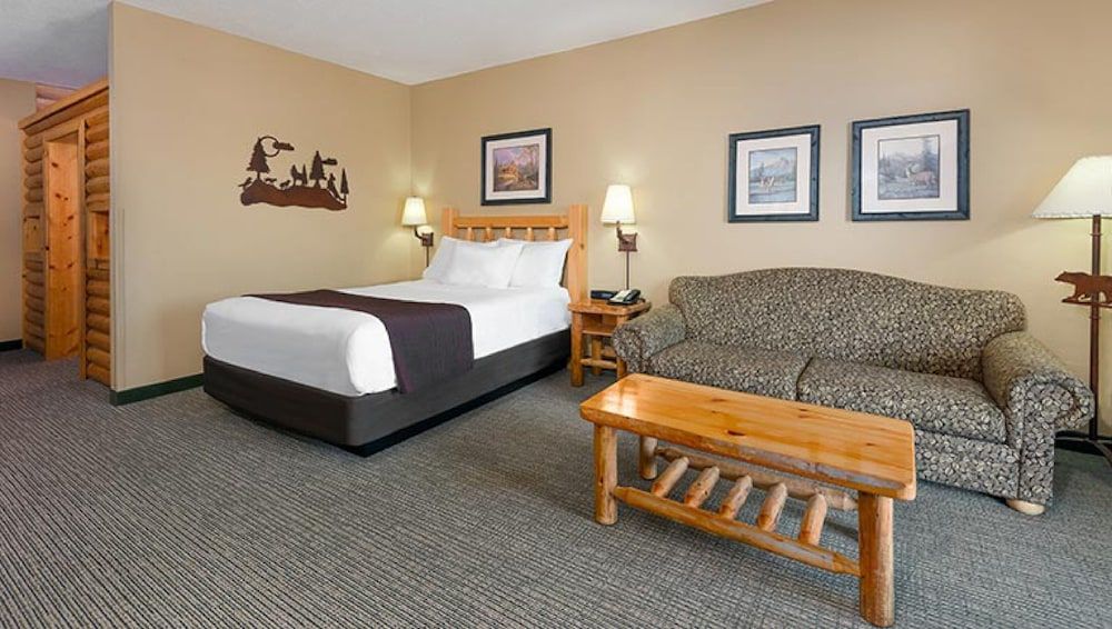 Great Wolf Lodge Kansas City Kid Kamp Suite - Water Park Included 2