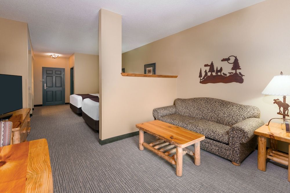 Great Wolf Lodge Kansas City Family Suite - Water Park Included