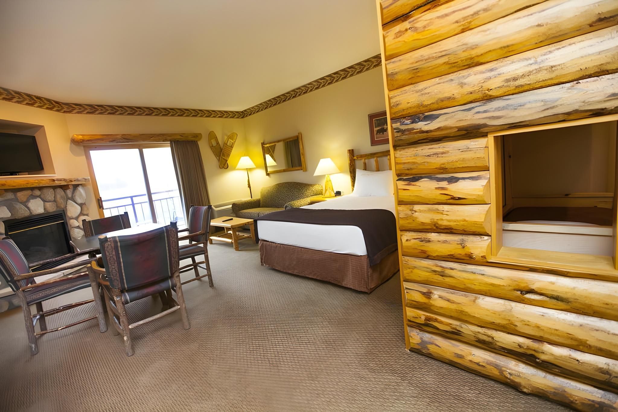 Kid Cabin Suite - Waterpark Included