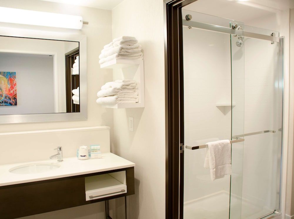 Studio, 1 King Bed, Refrigerator & Microwave