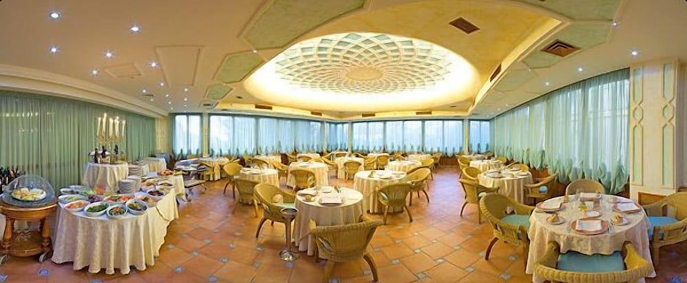 undefined Grand Hotel La Pace 5