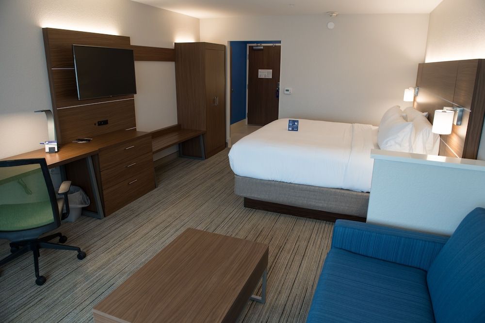 Suite, 1 King Bed with Sofa bed, Accessible (Communications)