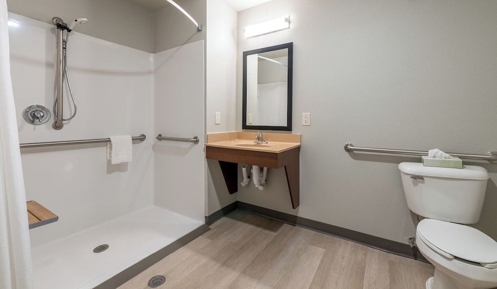 My Place Hotel - Colorado Springs, CO Room, 1 Queen Bed (Roll In Shower) 3