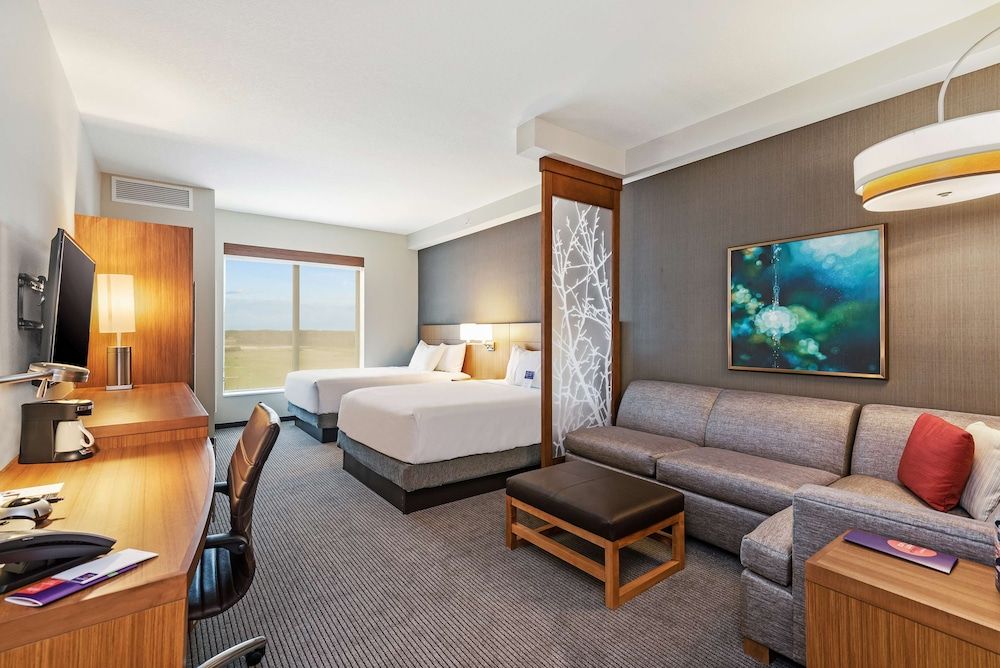 Room (2 Queenbed and 1 Sofabed)