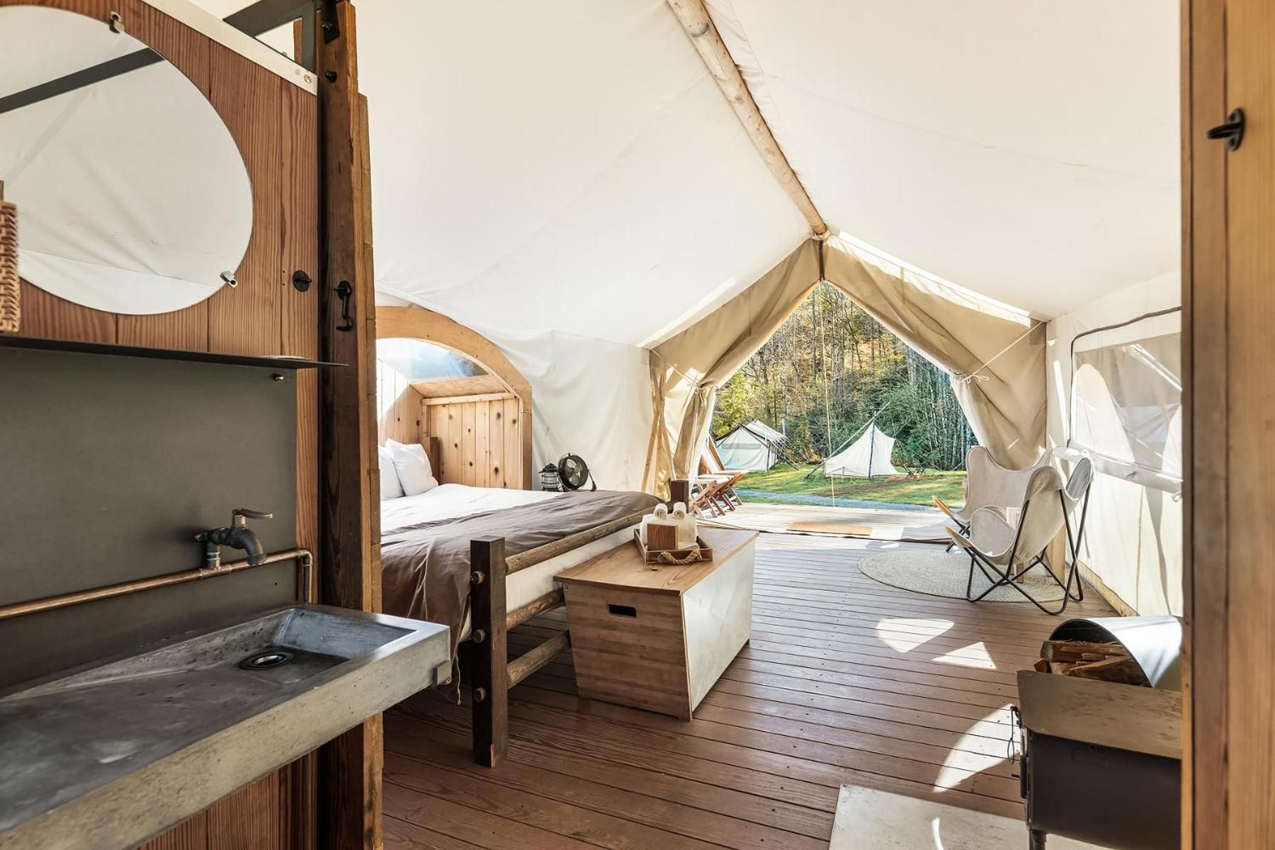 Stargazer Tent with Private Bathroom