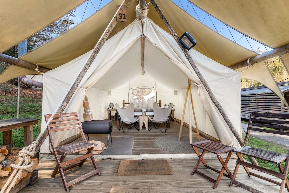 Under Canvas Great Smoky Mountains Safari Tent - Shared Bath 2