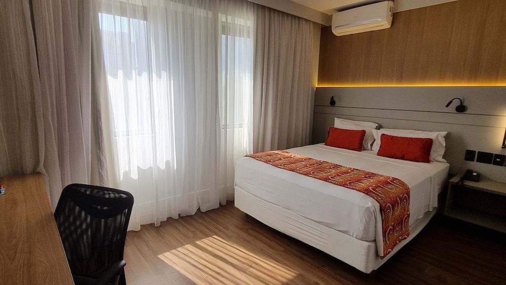 undefined Quality Hotel Faria Lima