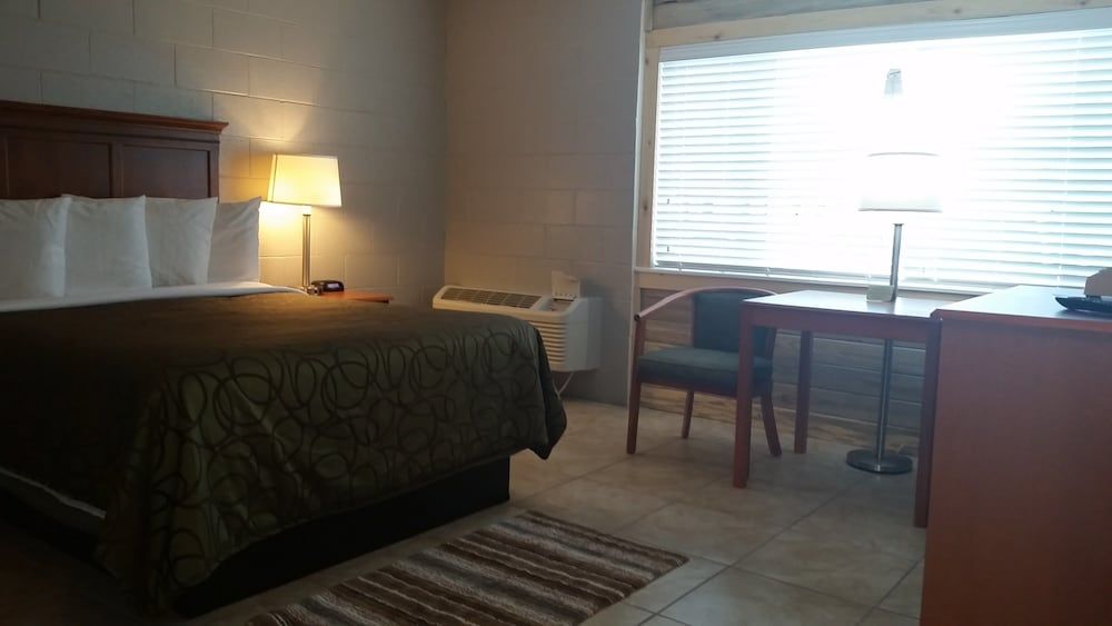 Motel West Room, 1 Queen Bed, Non Smoking 7