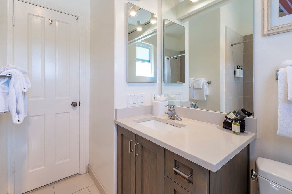 Wave Crest Resort Studio, Non Smoking, Kitchenette 7