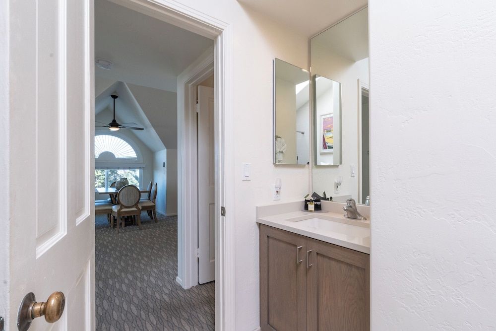 Wave Crest Resort Condo, 2 Bedrooms, Non Smoking, Kitchenette 11