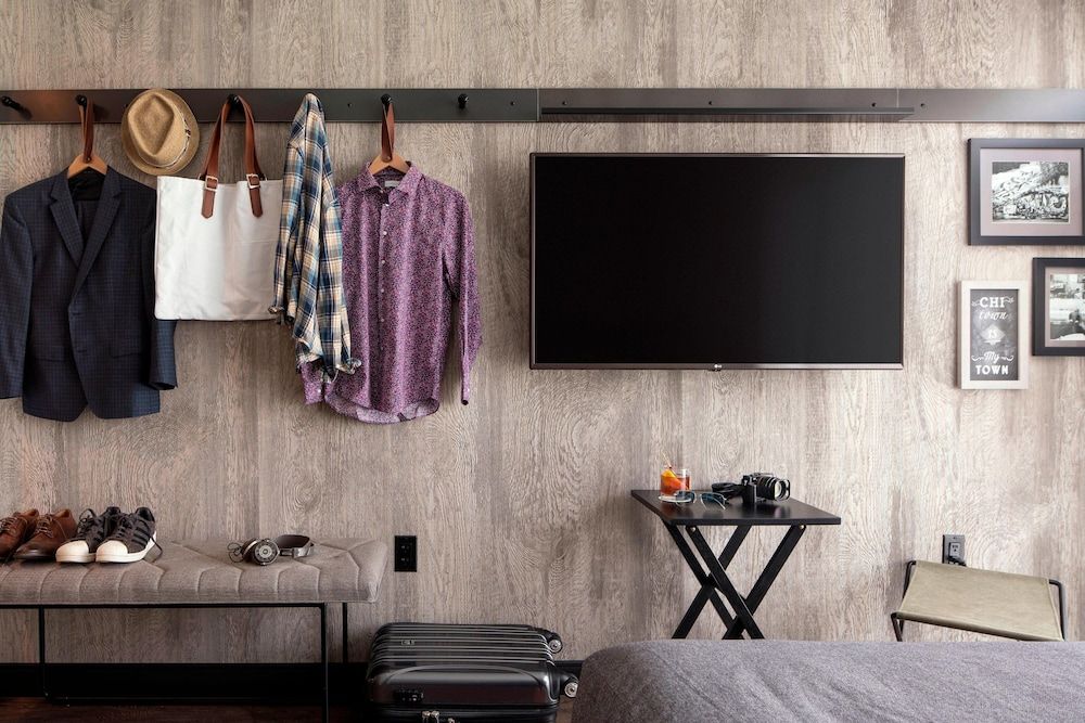 Moxy Chicago Downtown Room, 1 Queen Bed 10