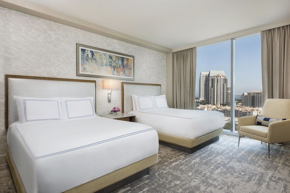 Classic Room, 2 Queen Beds, Accessible Bathtub (Mobility)