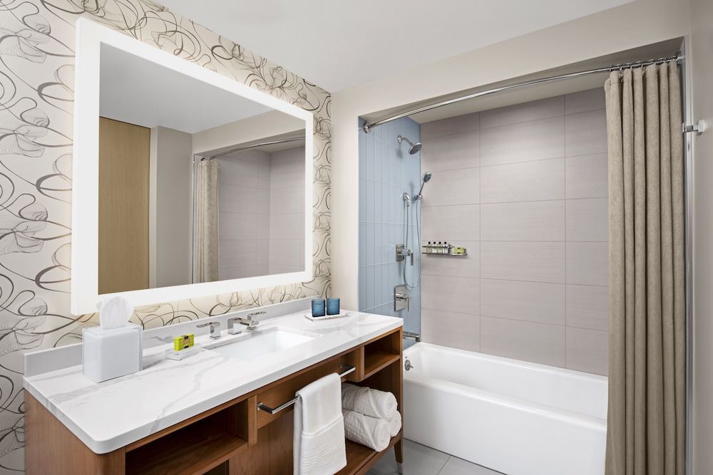 Classic Room, 2 Queen Beds, City View
