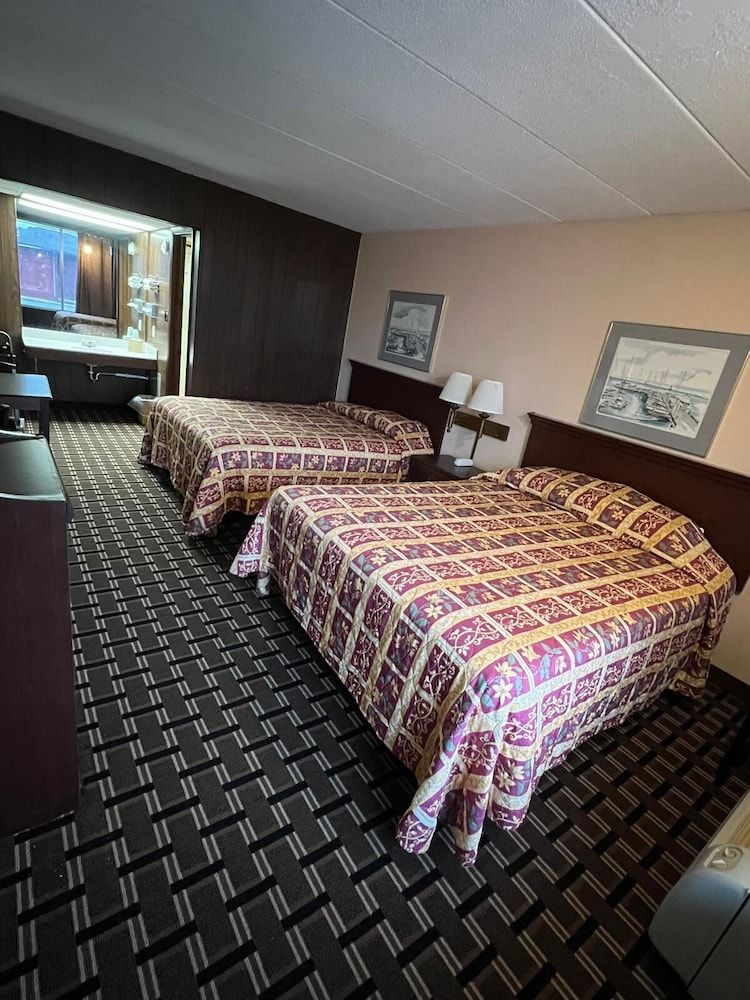 Standard Room, 2 Queen Beds, Smoking