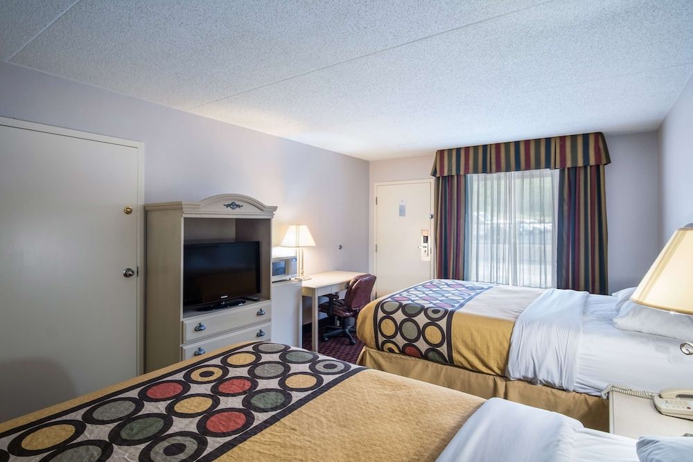 Deluxe Room, 2 Queen Beds, Non Smoking, Refrigerator & Microwave