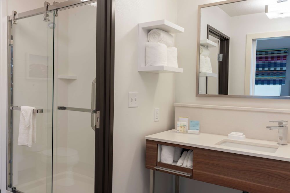Studio, 1 King Bed, Accessible (Hearing)