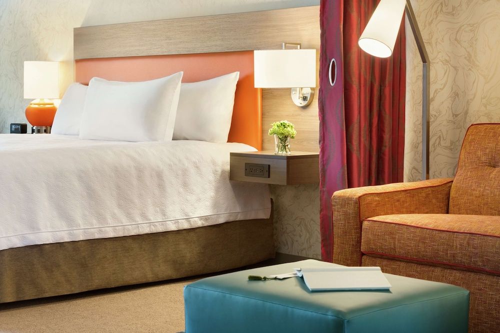 Studio, 1 King Bed, Accessible, Bathtub