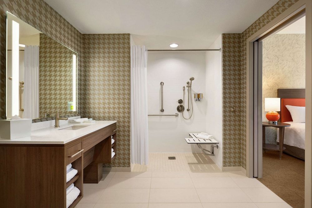Suite, 1 Bedroom, Accessible (Mobility & Hearing, Roll-in Shower)