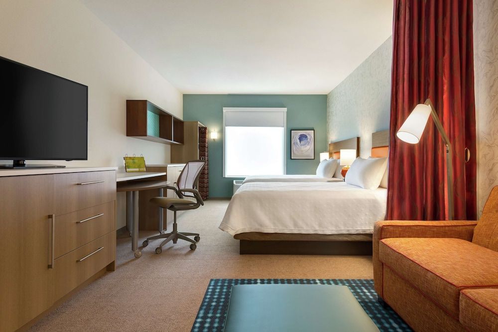 Studio, 2 Queen Beds, Accessible (Roll-In Shower)